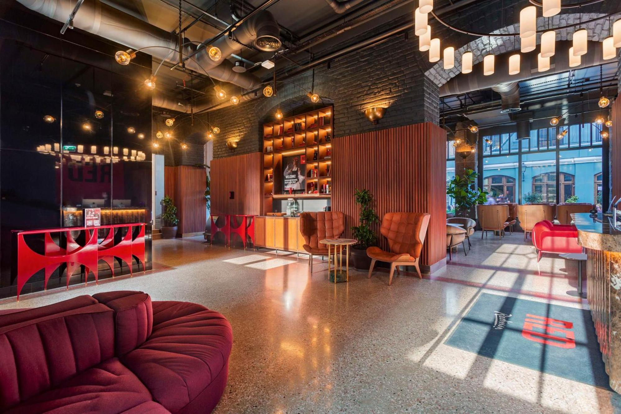 Radisson Red 5*