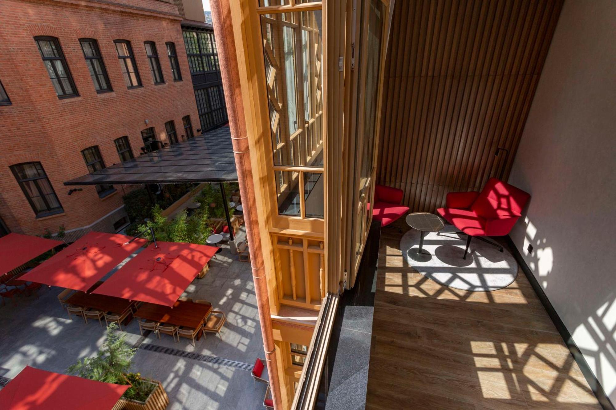 Radisson Red فندق تبليسي