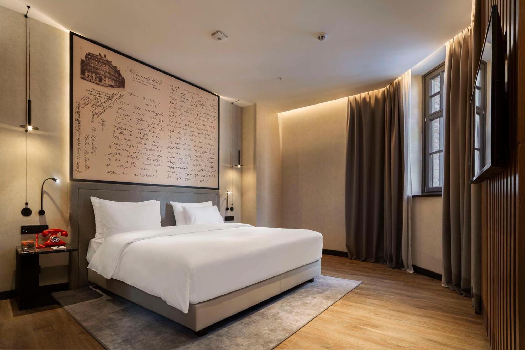 فندق Radisson Red