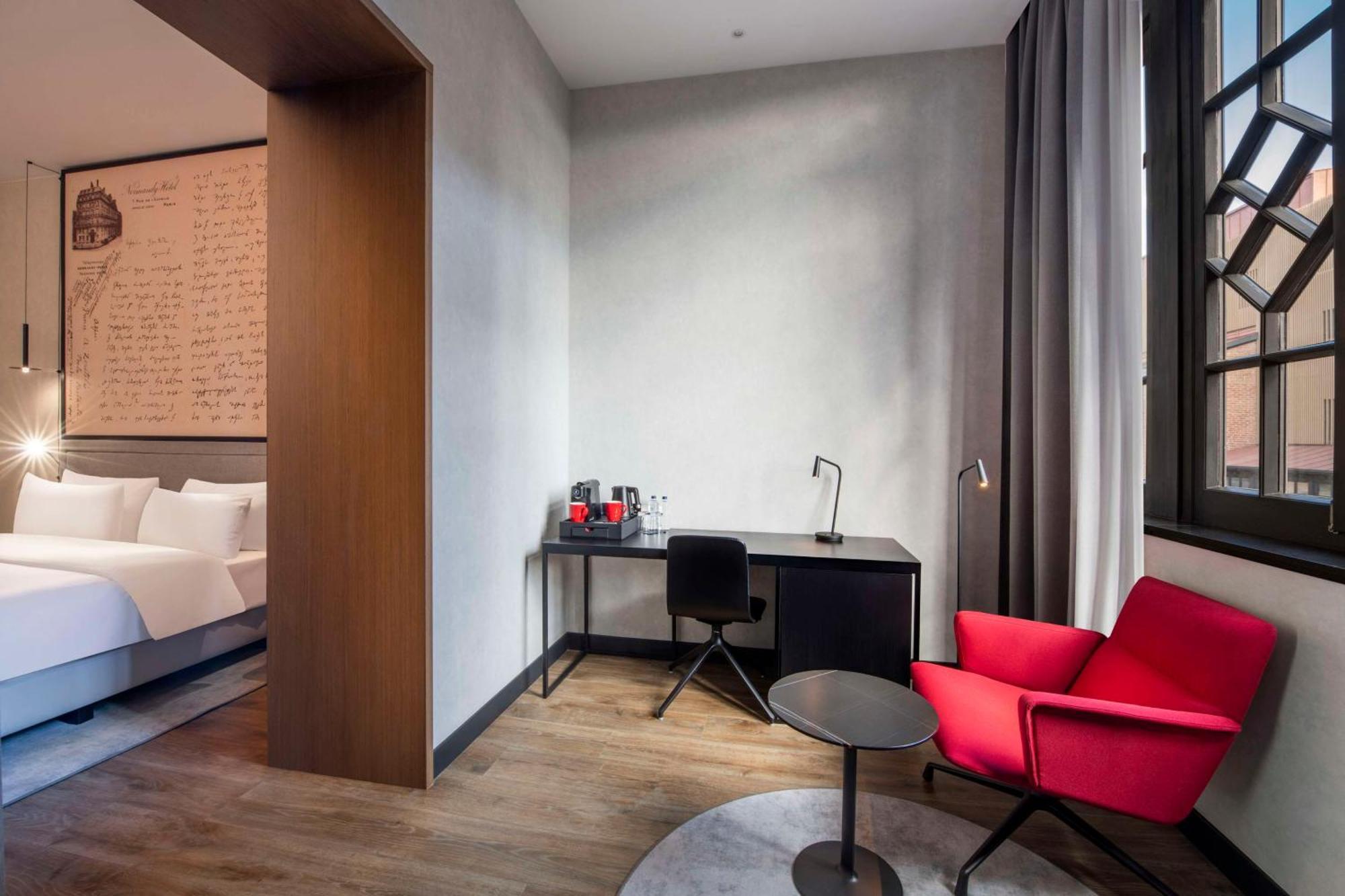 فندق Radisson Red
