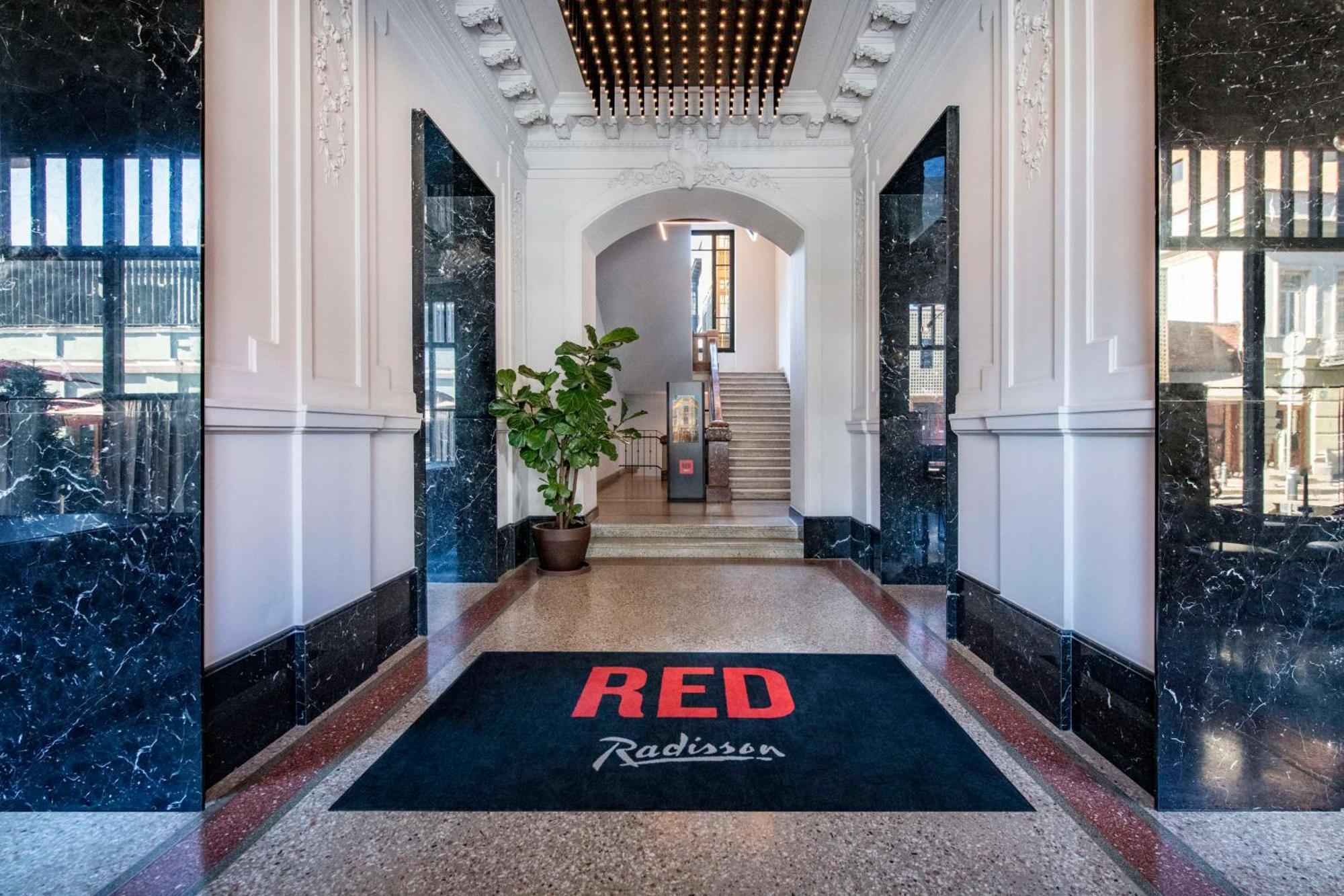 Radisson Red