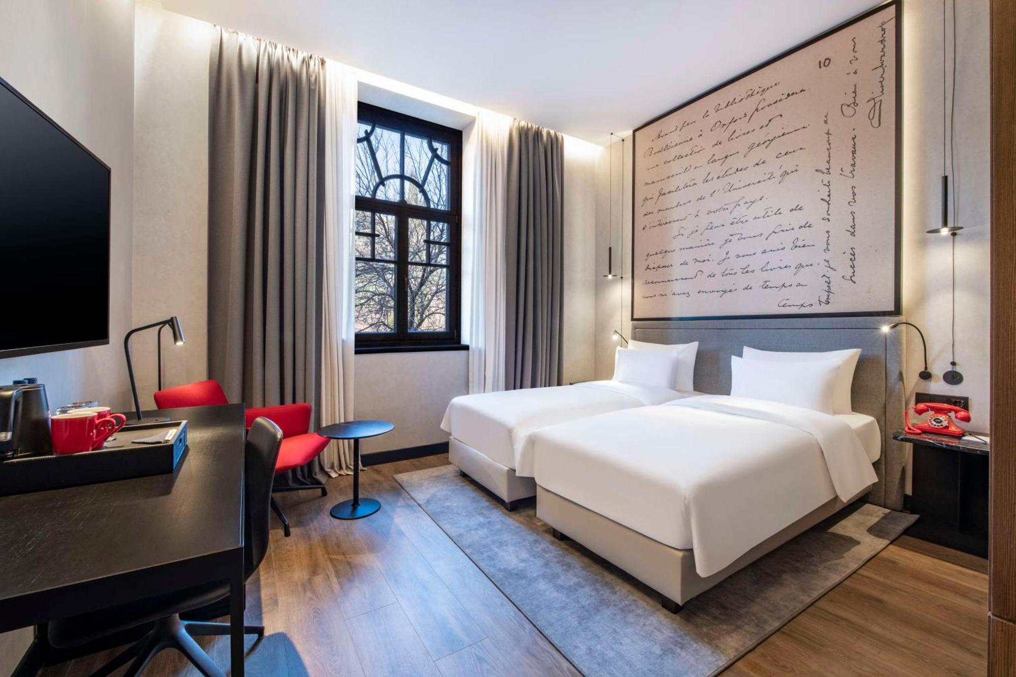 فندق Radisson Red 5*
