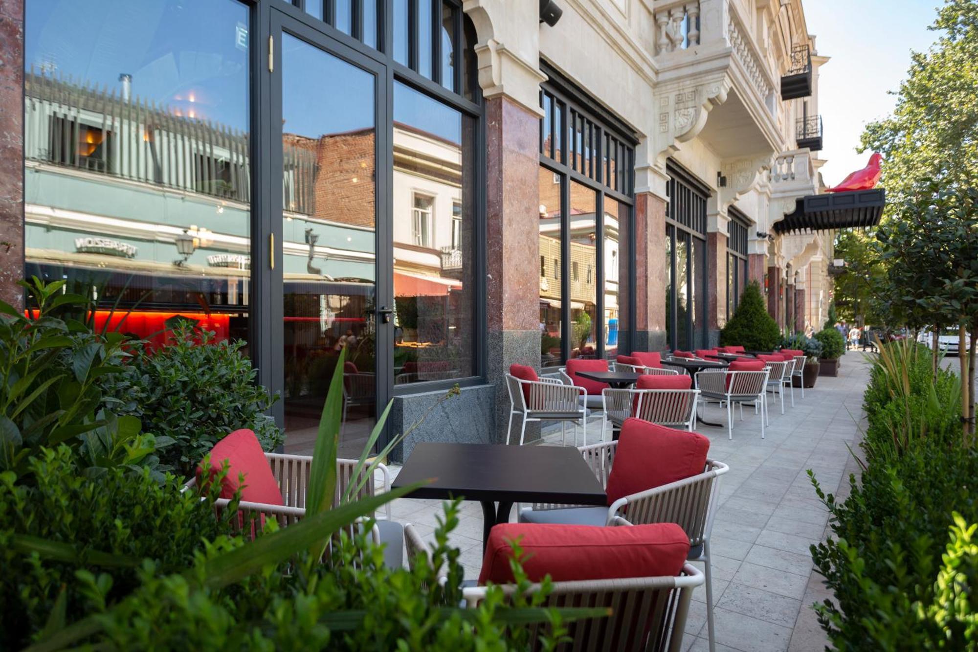 Отель Radisson Red