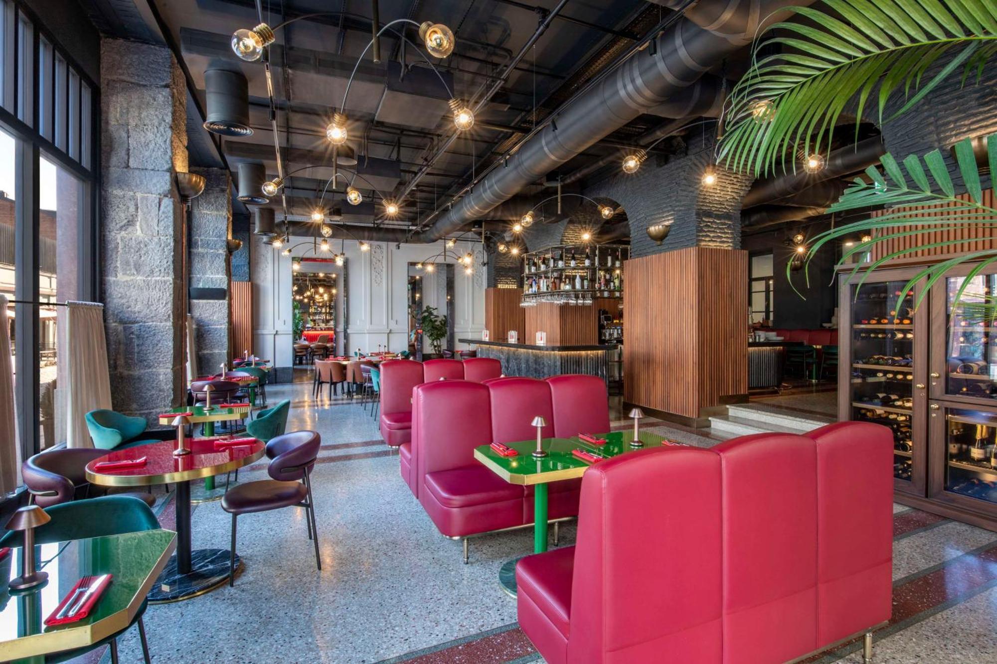 Radisson Red 5* Тбилиси